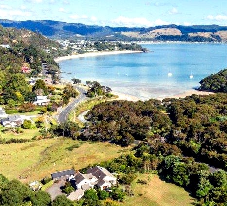 Self contained accommodation Cooks Beach - Whitianga at Flaxhaven Lodge